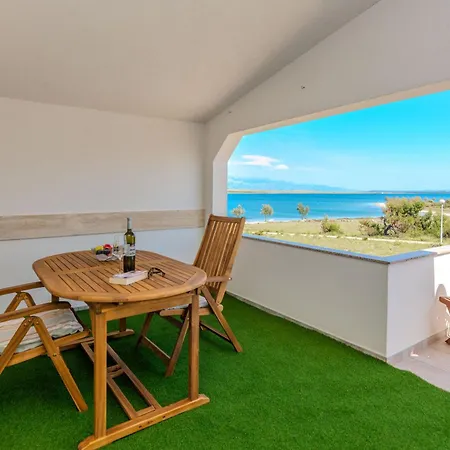 Tukara Apartment Vir