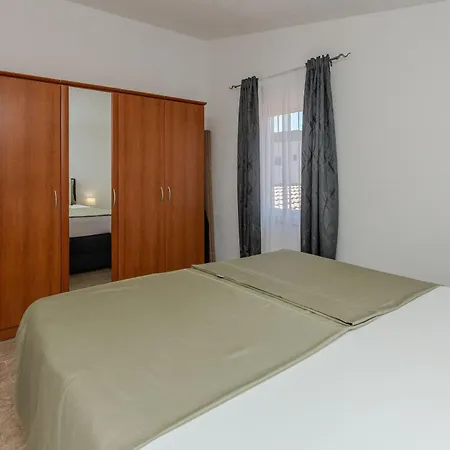 Apartment Tukara Vir